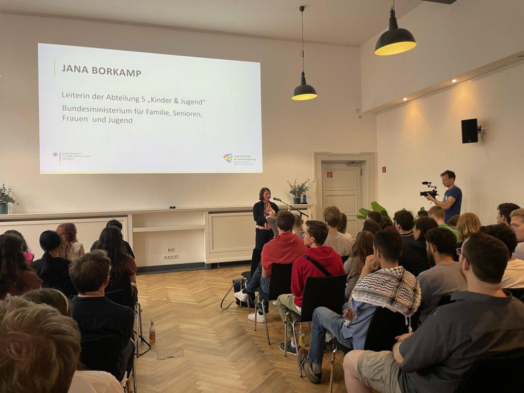 Grußwort von Jana Borkamp