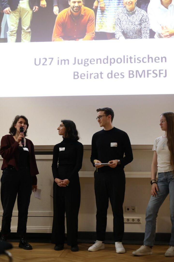 Die U27-Mitglieder des Jugendpolitischen Beirats